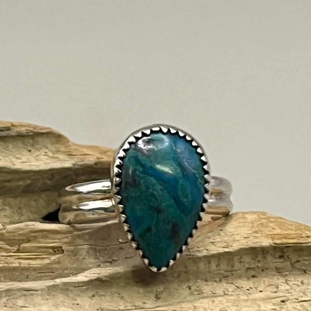 Elegant Sterling Silver Ring with Teal Chrysocolla Gemstone
